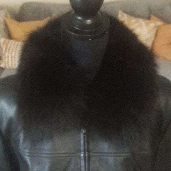 Ladies coat - Picture 2 of 16